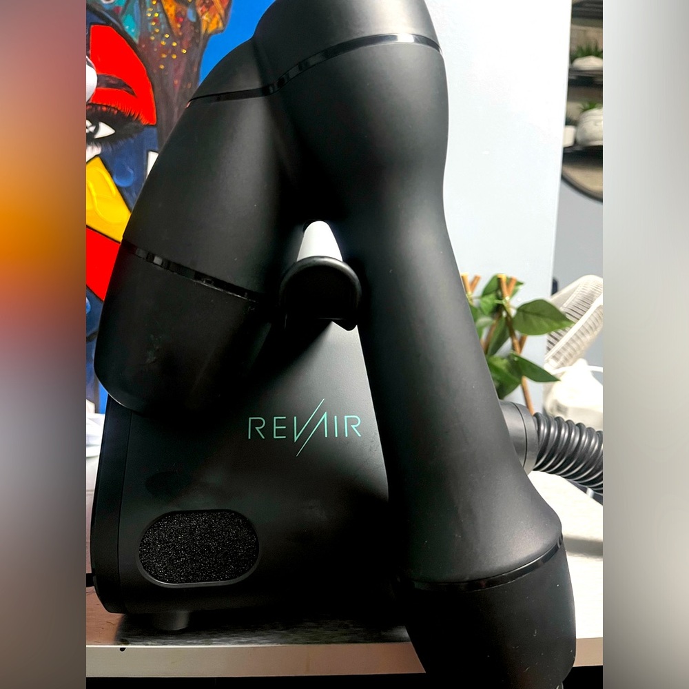 RevAir Blow dryer